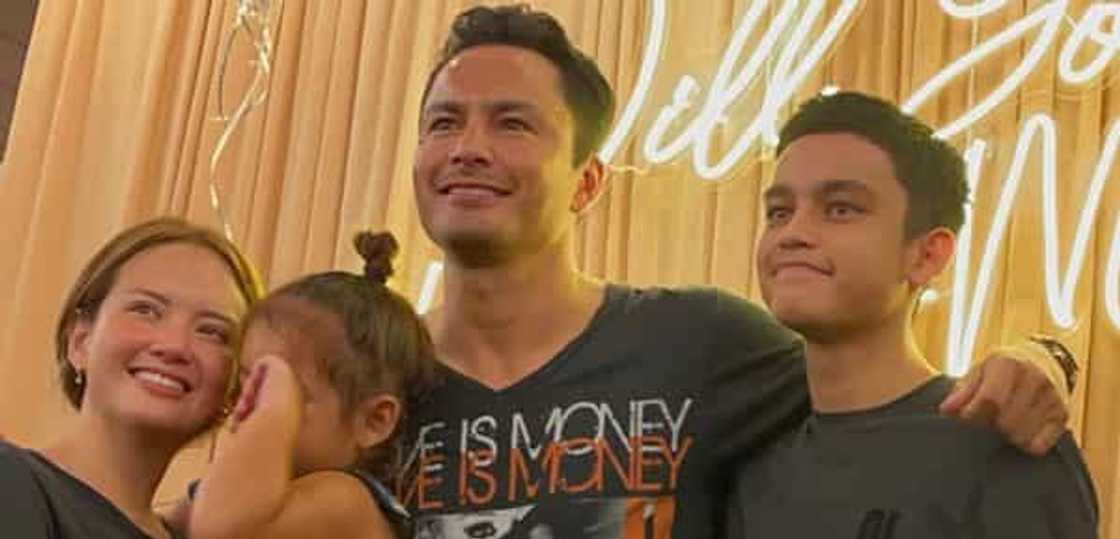 Ellen Adarna, matapang na binweltahan mga bashers ng engagement niya kay Derek Ramsay Ellen Adarna, matapang na binweltahan mga bashers ng engagement niya kay Derek Ramsay