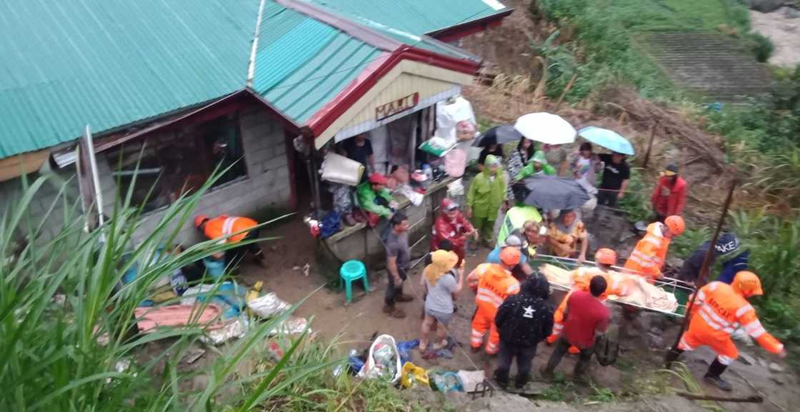 Buntis at estudyante, patay matapos malibing nang buhay sa magkahiwalay na landslide Buntis at estudyante, patay matapos malibing nang buhay sa magkahiwalay na landslide