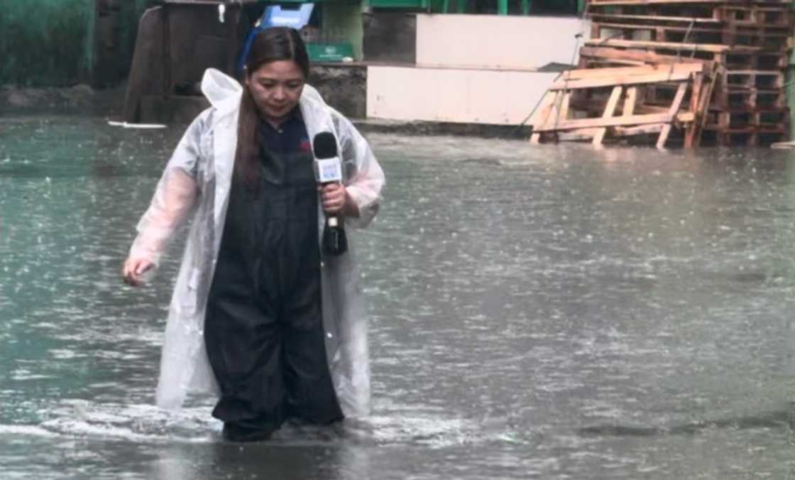 Netizen, minura si Bernadette Reyes matapos mag-cover ng baha; GMA reporter, may matapang na sagot Netizen, minura si Bernadette Reyes matapos mag-cover ng baha; GMA reporter, may matapang na sagot