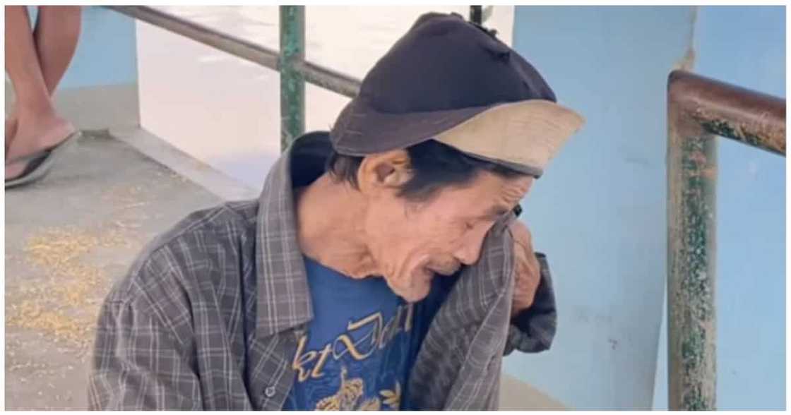 Lolo na nasunugan at namumuhay na lang mag-isa, natulungan ng mabait na vlogger Lolo na nasunugan at namumuhay na lang mag-isa, natulungan ng mabait na vlogger