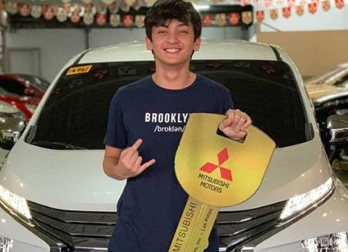 Seth Fedelin sa komentong para umano siyang si Daniel Padilla: "Minsan gusto ko na silang sagutin" Seth Fedelin sa komentong para umano siyang si Daniel Padilla: "Minsan gusto ko na silang sagutin"