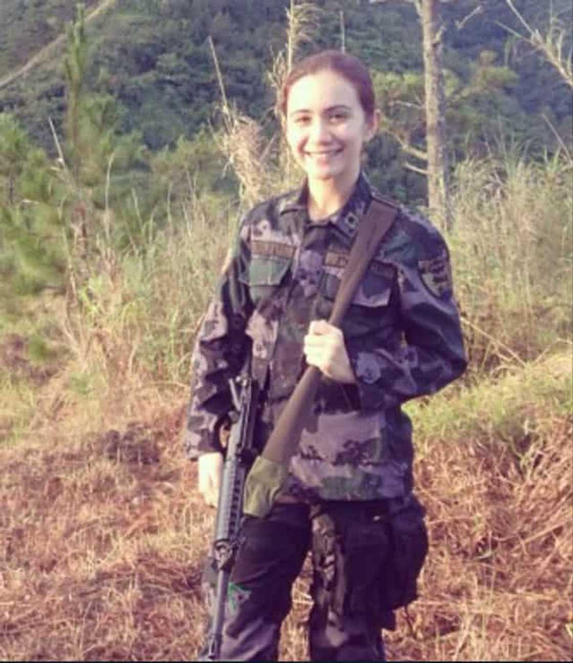 Maganda na, palaban pa! Kilalanin si Sofia Deliu, ang bagong aide ni President Duterte Maganda na, palaban pa! Kilalanin si Sofia Deliu, ang bagong aide ni President Duterte