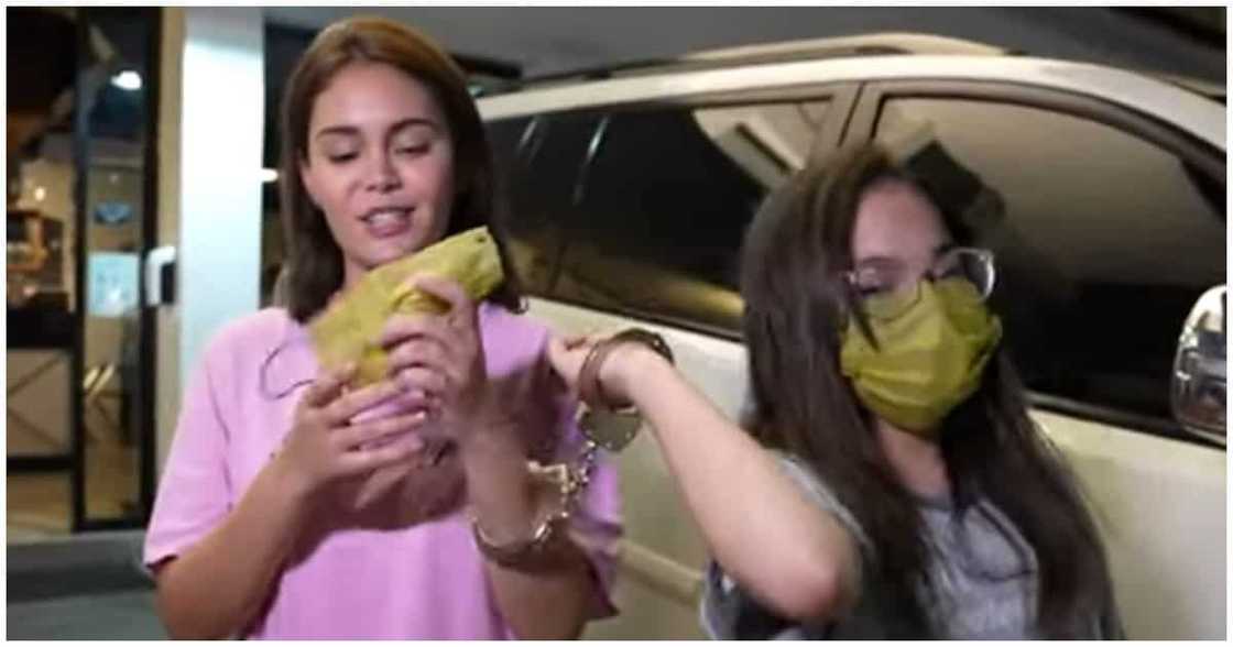 Ivana Alawi, nagpa-handcuffed challenge sa pamilya; naisipang ipamahagi ang premyo Ivana Alawi, nagpa-handcuffed challenge sa pamilya; naisipang ipamahagi ang premyo