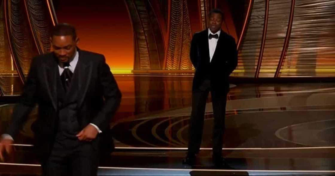 Will Smith, sinampal si Chris Rock sa Oscars 2022 dahil sa joke nito ukol sa asawa niya