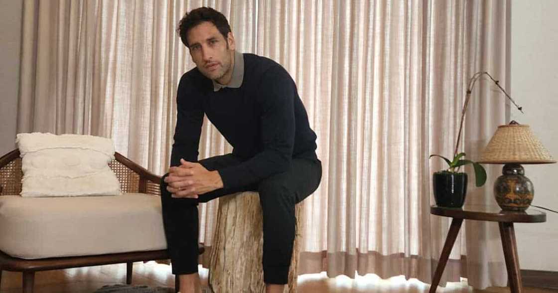 Nico Bolzico, nag-BF talk sa baby girl sa sinapupunan ni Solenn Heussaff: “We need to have this conversation” Nico Bolzico, nag-BF talk sa baby girl sa sinapupunan ni Solenn Heussaff: “We need to have this conversation”