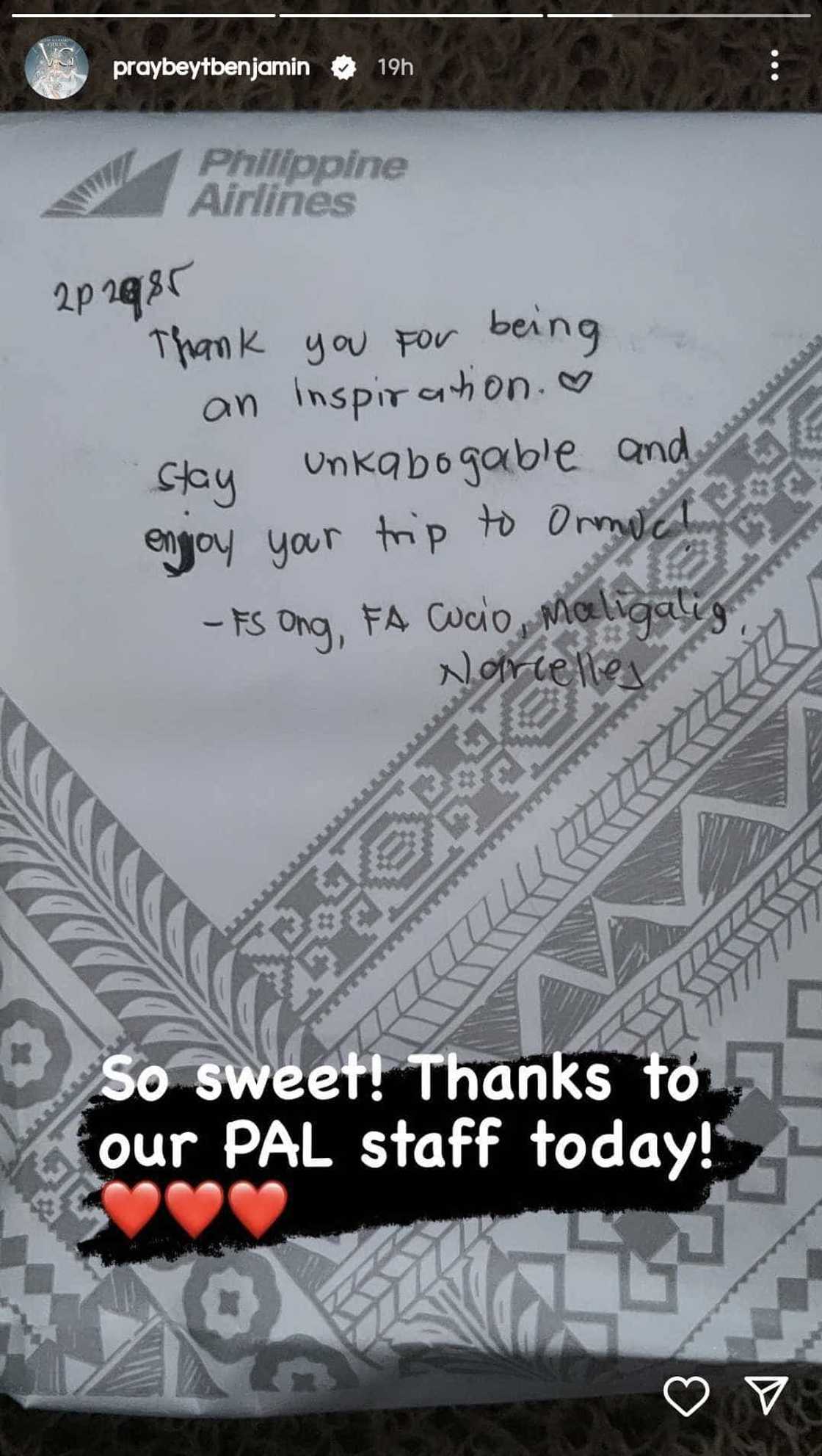 Vice Ganda, ipinakita ang liham na natanggap mula sa ilang staff ng PAL: "So sweet!" Vice Ganda, ipinakita ang liham na natanggap mula sa ilang staff ng PAL: "So sweet!"