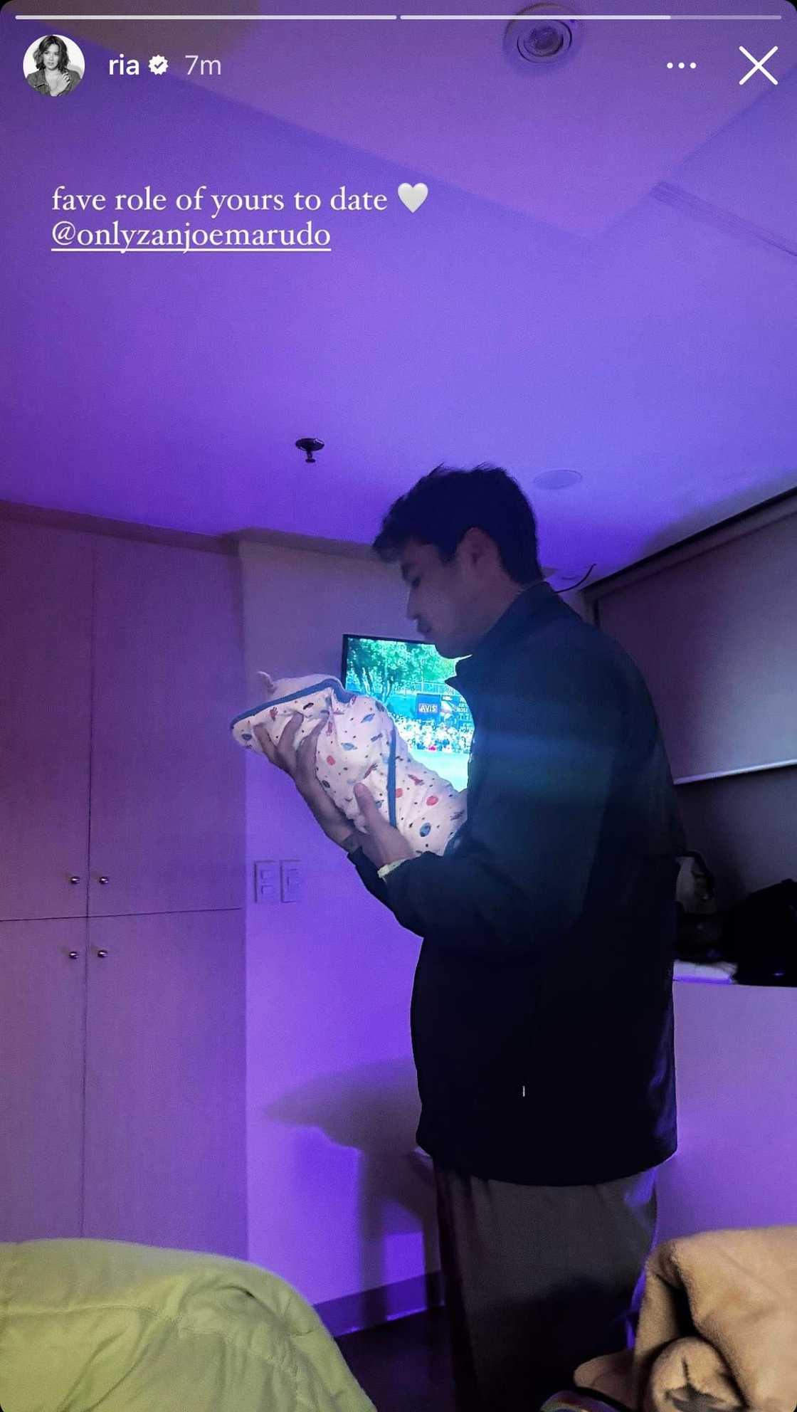 Ria Atayde, binahagi ang picture ni Zanjoe Marudo hawak ang baby nila Ria Atayde, binahagi ang picture ni Zanjoe Marudo hawak ang baby nila