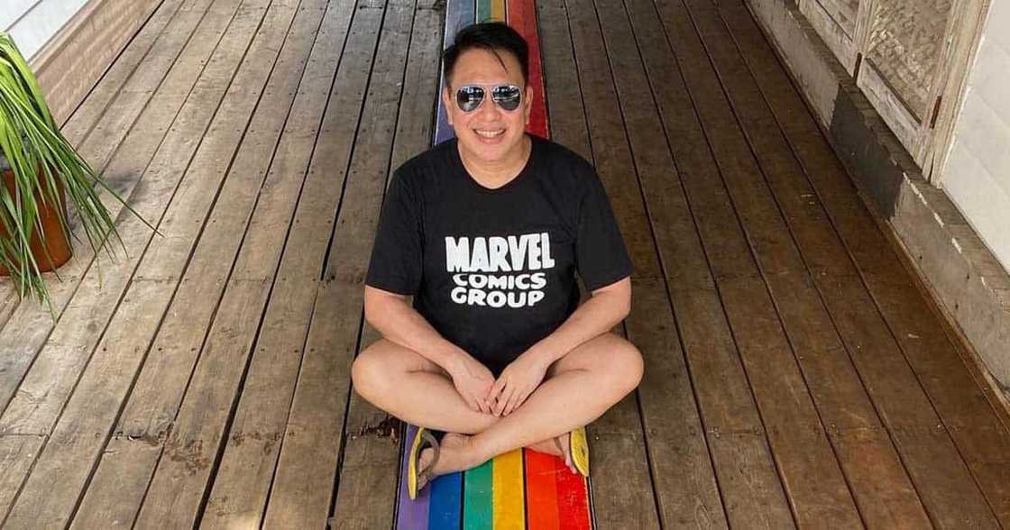 Pakikiramay bumuhos para sa celebrity photographer na si Raymund Isaac matapos pumanaw ito dahil sa COVID-19 Pakikiramay bumuhos para sa celebrity photographer na si Raymund Isaac matapos pumanaw ito dahil sa COVID-19