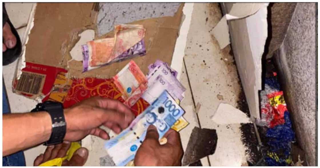 Isang ina, nawindang ang natuklasang pera matapos habulin ang isang daga Isang ina, nawindang ang natuklasang pera matapos habulin ang isang daga