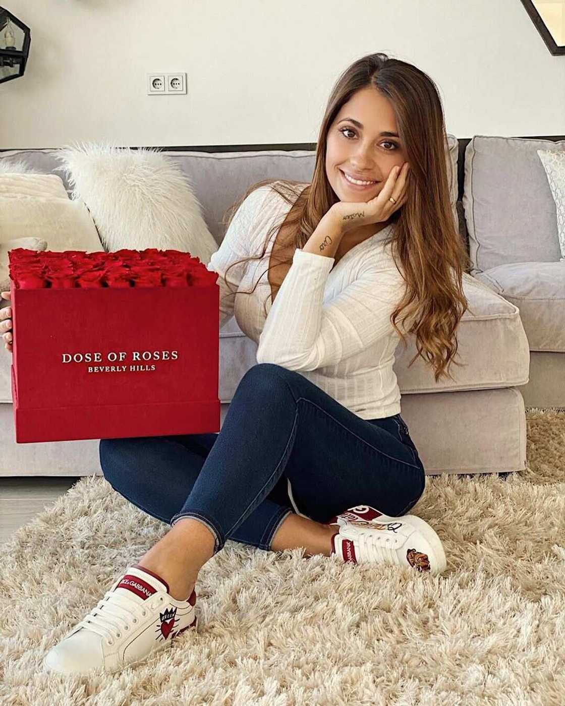 Barcelona players wives and girlfriends Barcelona players wives and girlfriends