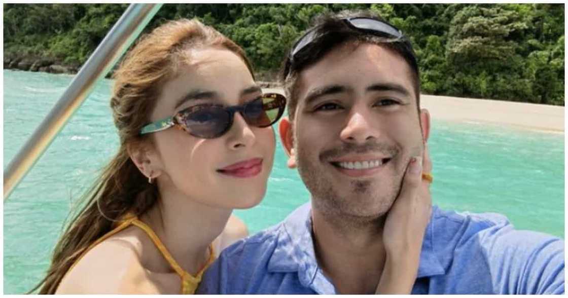 Julia Barretto, nanlaki ang mata sa tanong ni Mama Loi ukol kay Gerald: "Si Mommy andiyan" Julia Barretto, nanlaki ang mata sa tanong ni Mama Loi ukol kay Gerald: "Si Mommy andiyan"