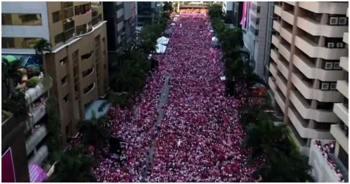 Pag-awit ng Lupang Hinirang sa Pasig rally ng mga Kakampink, viral Pag-awit ng Lupang Hinirang sa Pasig rally ng mga Kakampink, viral