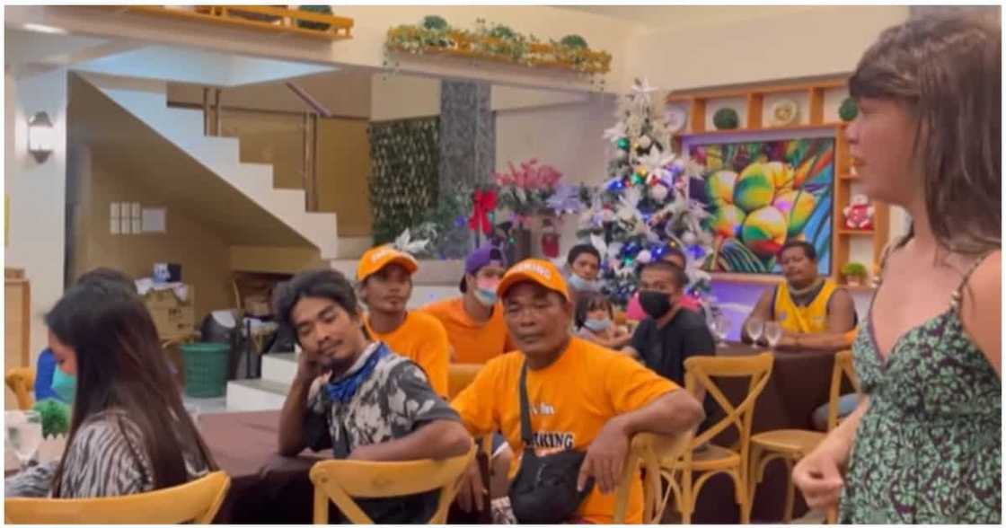 Virgelyn, naghakot ng taong lansangan at binigyan ng biyaya ngayong Kapaskuhan Virgelyn, naghakot ng taong lansangan at binigyan ng biyaya ngayong Kapaskuhan