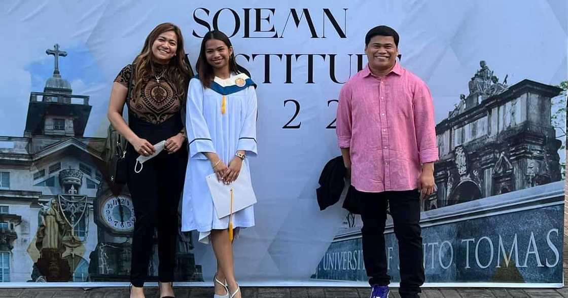 Ogie Diaz reacts to people bashing his family setup: “Sila yung may problema” Ogie Diaz reacts to people bashing his family setup: “Sila yung may problema”