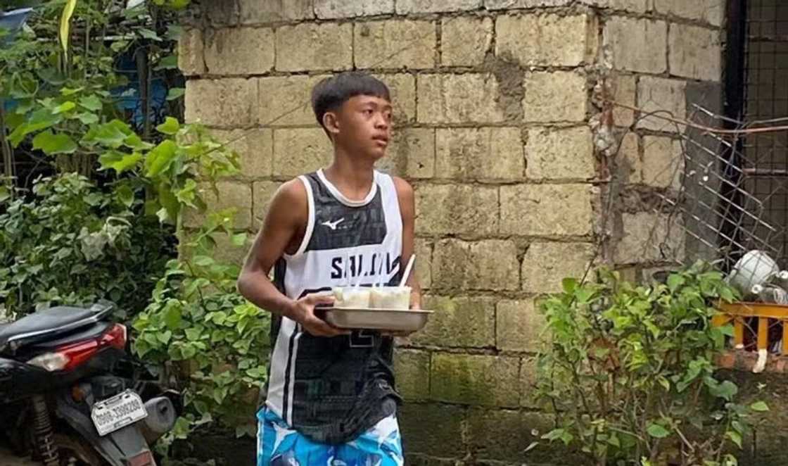 Netizens humanga sa kabayanihan isang 15-anyos sa kasagsagan ng bagyong Tino Netizens humanga sa kabayanihan isang 15-anyos sa kasagsagan ng bagyong Tino