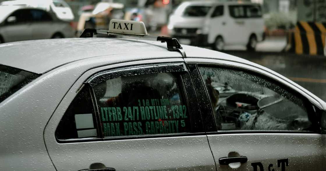 Taxi driver sa Cebu, hinoldap ng isang lalaking nag-"sorry" bago magnakaw Taxi driver sa Cebu, hinoldap ng isang lalaking nag-"sorry" bago magnakaw