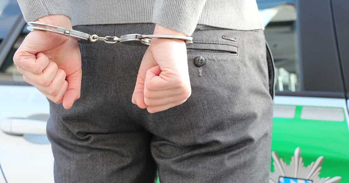 Alistong taxi driver, binulilyaso ang tangkang pangho-holdap sa kanya Alistong taxi driver, binulilyaso ang tangkang pangho-holdap sa kanya