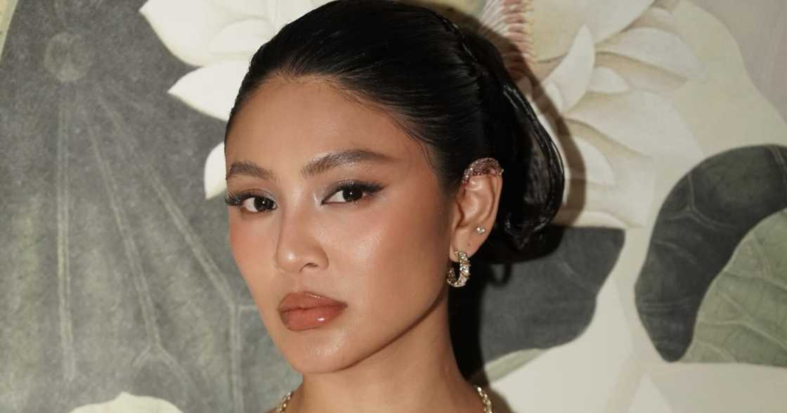 Nadine Lustre, ibinahagi ang mabigat na realidad sa likod ng isang loveteam Nadine Lustre, ibinahagi ang mabigat na realidad sa likod ng isang loveteam