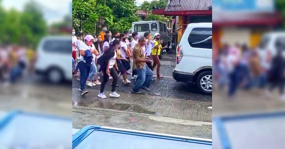 Video ng unique na funeral procession sa Bacolod City, viral; wish umano ng namayapa ang ganung klaseng libing Video ng unique na funeral procession sa Bacolod City, viral; wish umano ng namayapa ang ganung klaseng libing