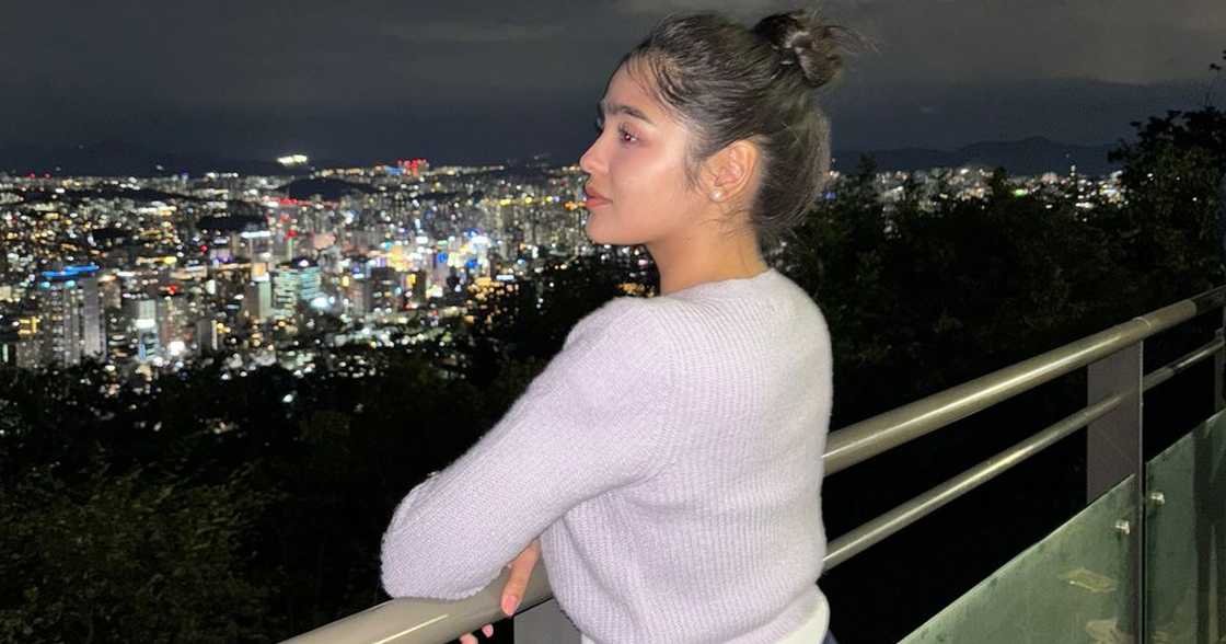 Andrea Brillantes, shinare mga bagong pics niya na kuha mula sa taas ng Seoul Tower