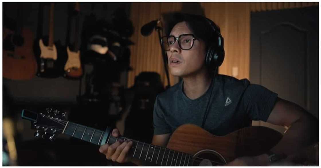 Carlo Aquino, nagpasaring sa mga "maraming alam" sa pinakabagong IG post Carlo Aquino, nagpasaring sa mga "maraming alam" sa pinakabagong IG post