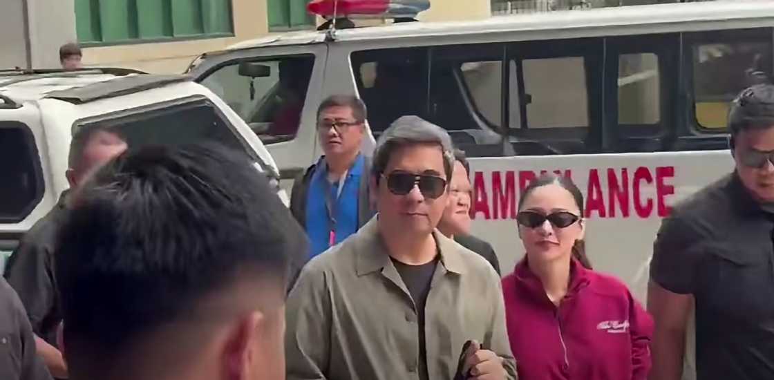 Kim Chiu, dumalo sa QC Hall para sa arraignment ng kapatid Kim Chiu, dumalo sa QC Hall para sa arraignment ng kapatid