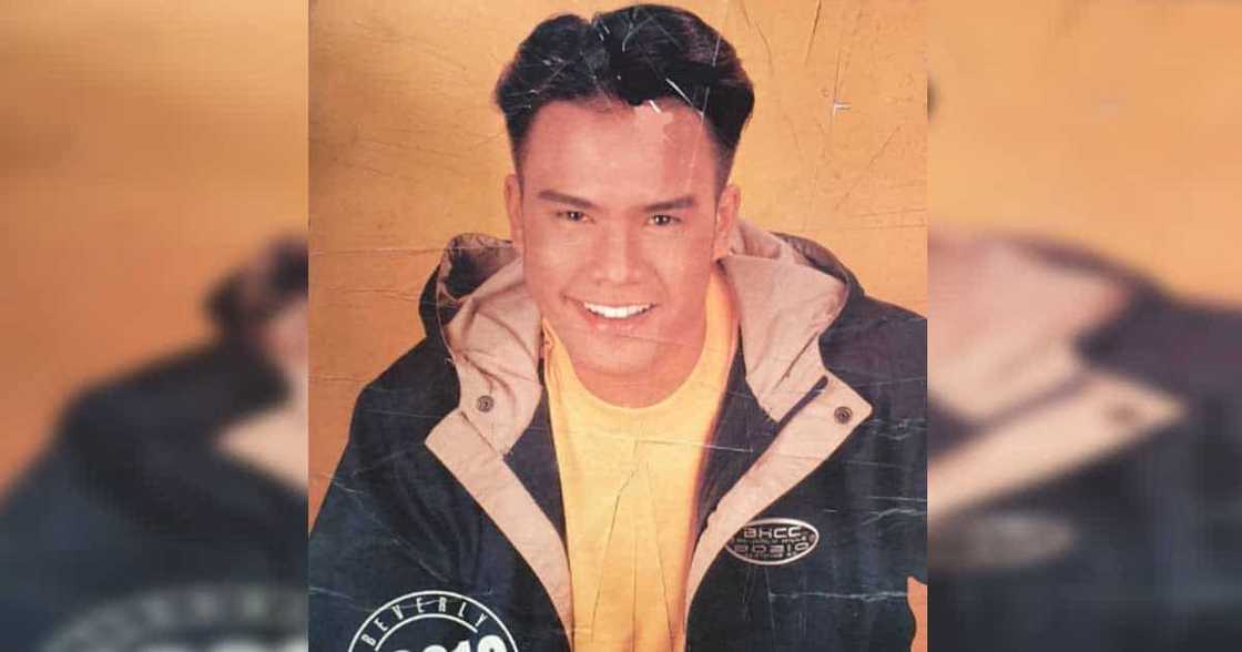 Jao Mapa, nairaos ang pamilya sa pamamagitan ng pagpipinta nung pandemya Jao Mapa, nairaos ang pamilya sa pamamagitan ng pagpipinta nung pandemya