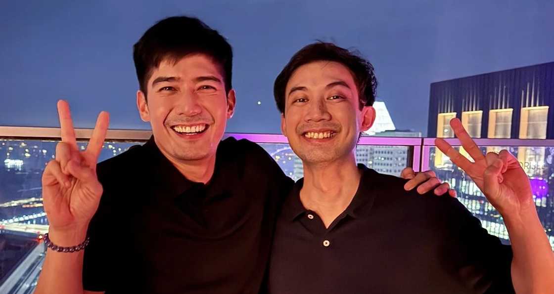 Robi Domingo, ibinahagi ang picture kasama ang ex-PBB housemate na si Mikee Lee Robi Domingo, ibinahagi ang picture kasama ang ex-PBB housemate na si Mikee Lee
