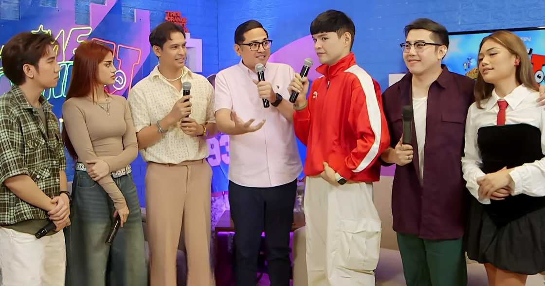 Bam Aquino, sinabi sa mga hosts ng “Showtime Online U” na singilin siya sa kanyang mga pangako Bam Aquino, sinabi sa mga hosts ng “Showtime Online U” na singilin siya sa kanyang mga pangako