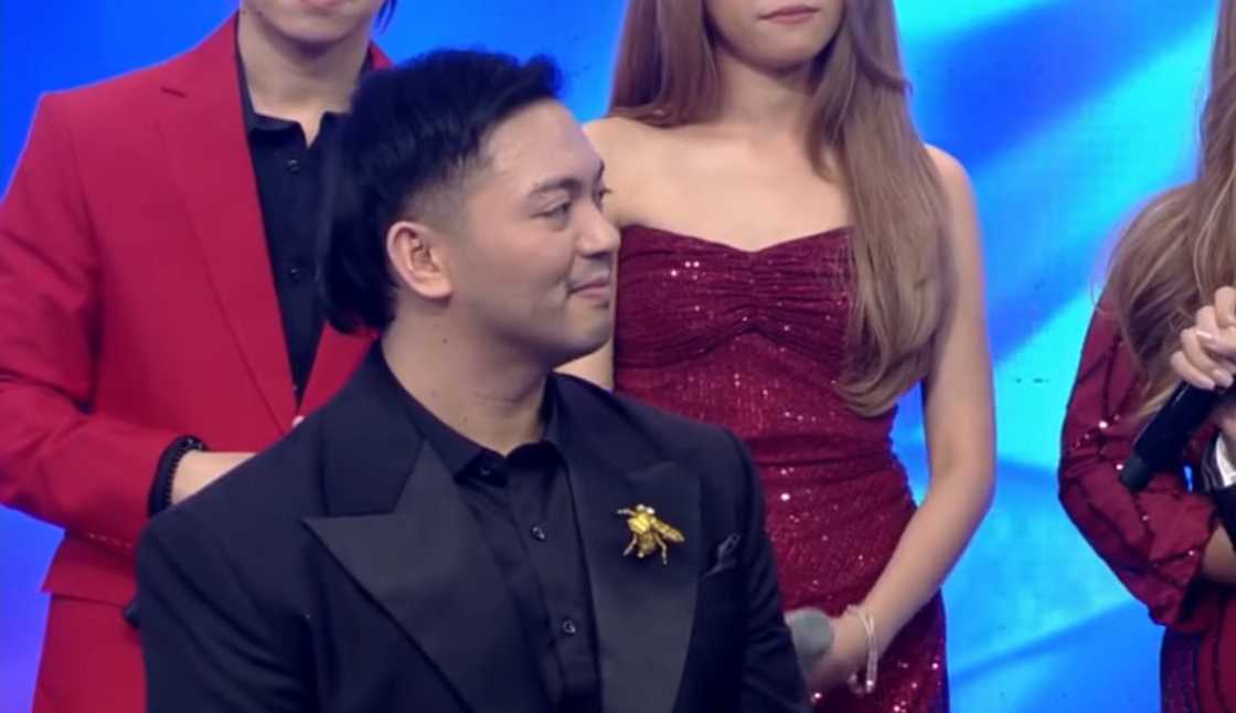 Sofronio Vasquez, emosyonal na nagbalik-tanaw sa kanyang It's Showtime Homecoming Sofronio Vasquez, emosyonal na nagbalik-tanaw sa kanyang It's Showtime Homecoming