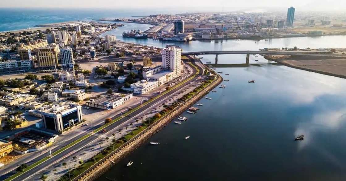 UAE light plane, nag-crash; pilot at co-pilot, patay UAE light plane, nag-crash; pilot at co-pilot, patay