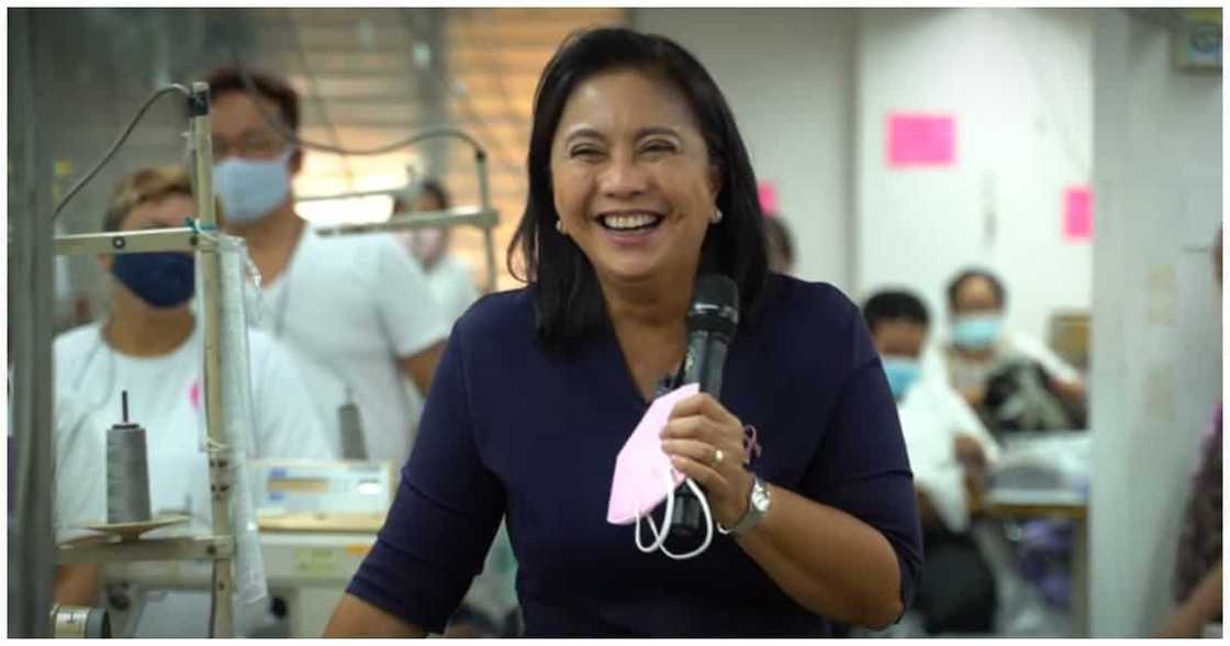 VP Leni, humarap sa mga umano'y factory workers na 80% ay BBM supporters VP Leni, humarap sa mga umano'y factory workers na 80% ay BBM supporters