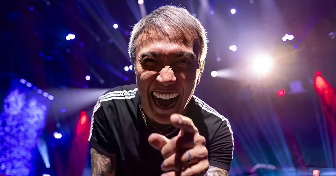Video ng performance ni Arnel Pineda sa Brazil ng "Don't Stop Believin," usap-usapan Video ng performance ni Arnel Pineda sa Brazil ng "Don't Stop Believin," usap-usapan