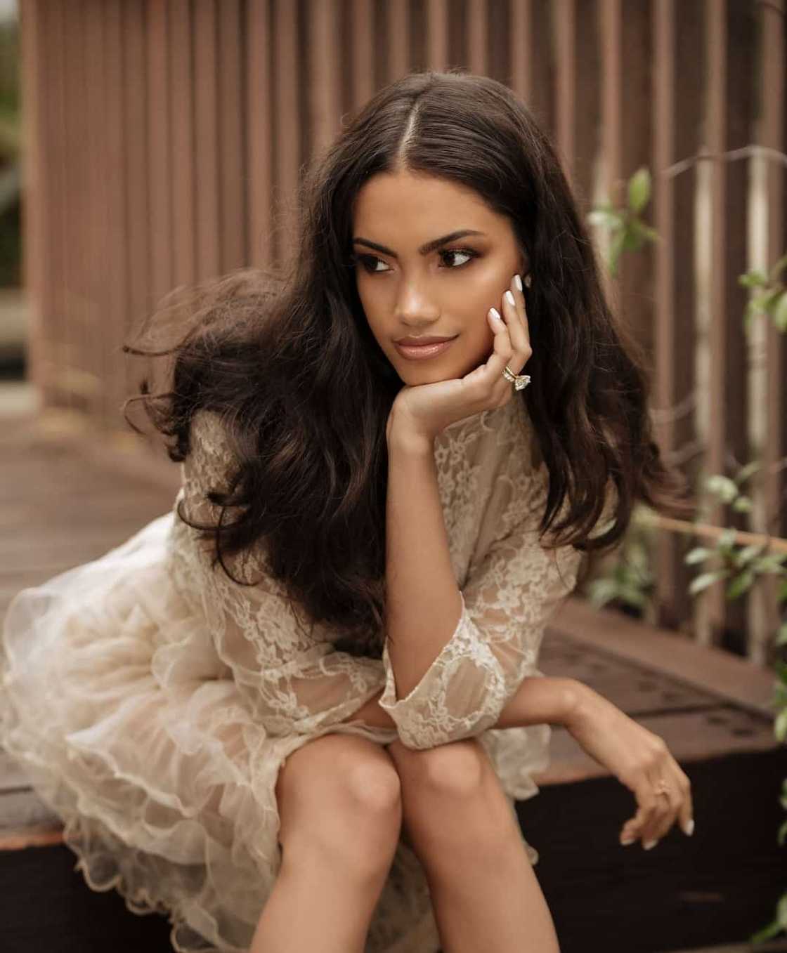 Bryiana Noelle Flores Bryiana Noelle Flores