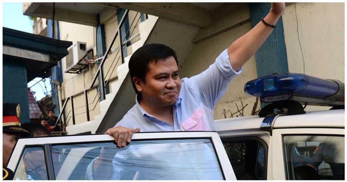 Sen. Jinggoy Estrada, hindi nakapagtimpi sa umano'y pambabastos ng isang anak Sen. Jinggoy Estrada, hindi nakapagtimpi sa umano'y pambabastos ng isang anak