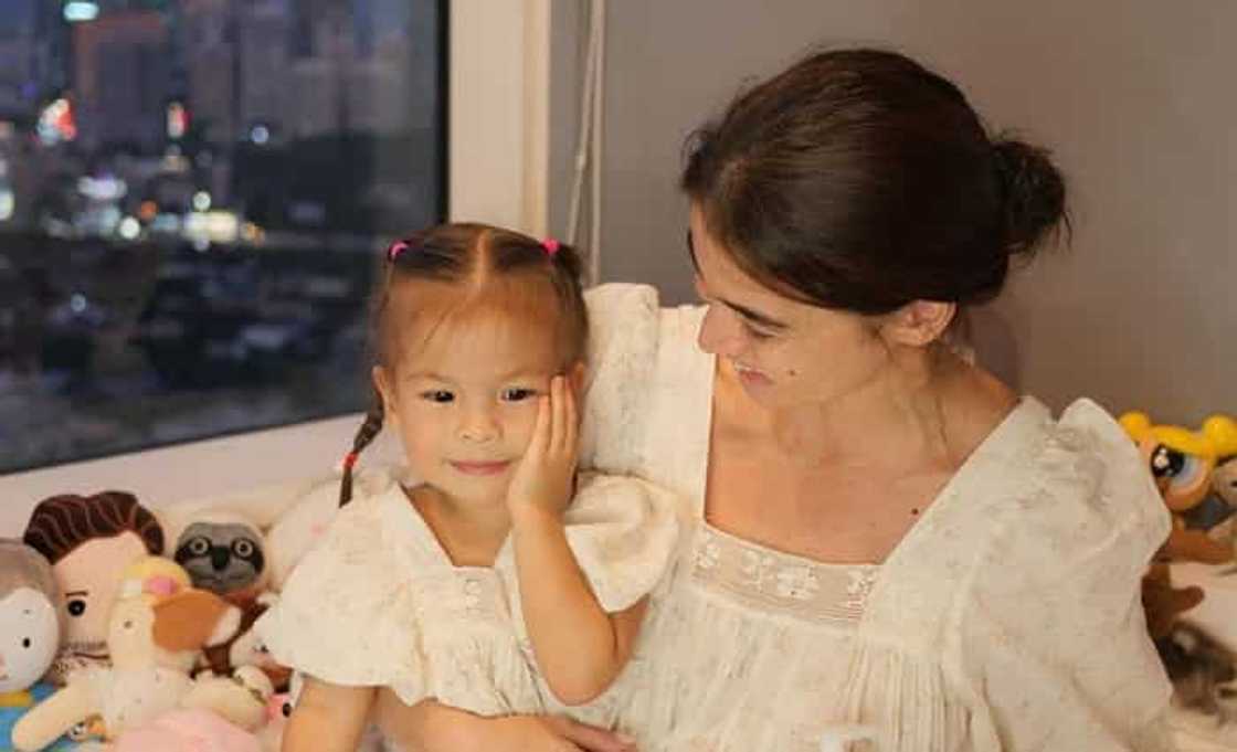Anne Curtis, ibinida mga gawa ni baby Dahlia na Christmas ornaments Anne Curtis, ibinida mga gawa ni baby Dahlia na Christmas ornaments