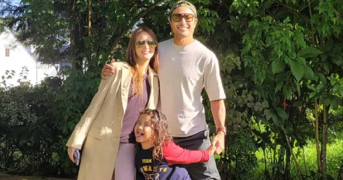 Derek Ramsay shows exciting pics of happy times with Ellen, Elias in Africa Derek Ramsay shows exciting pics of happy times with Ellen, Elias in Africa
