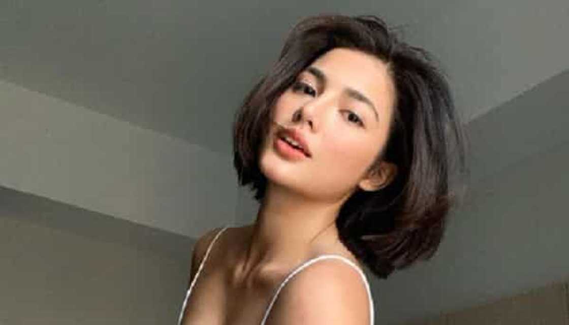 Jane De Leon, nagpasalamat kay Joshua Garcia sa ginawa nito nang siya ay magka-wardrobe malfunction Jane De Leon, nagpasalamat kay Joshua Garcia sa ginawa nito nang siya ay magka-wardrobe malfunction