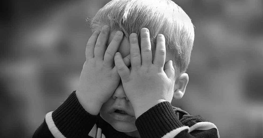 Bata, nakaiwas sa tiyak na kapahamakan dahil sa brownout; maliit na “tiyani”, isinaksak sa extension cord Bata, nakaiwas sa tiyak na kapahamakan dahil sa brownout; maliit na “tiyani”, isinaksak sa extension cord