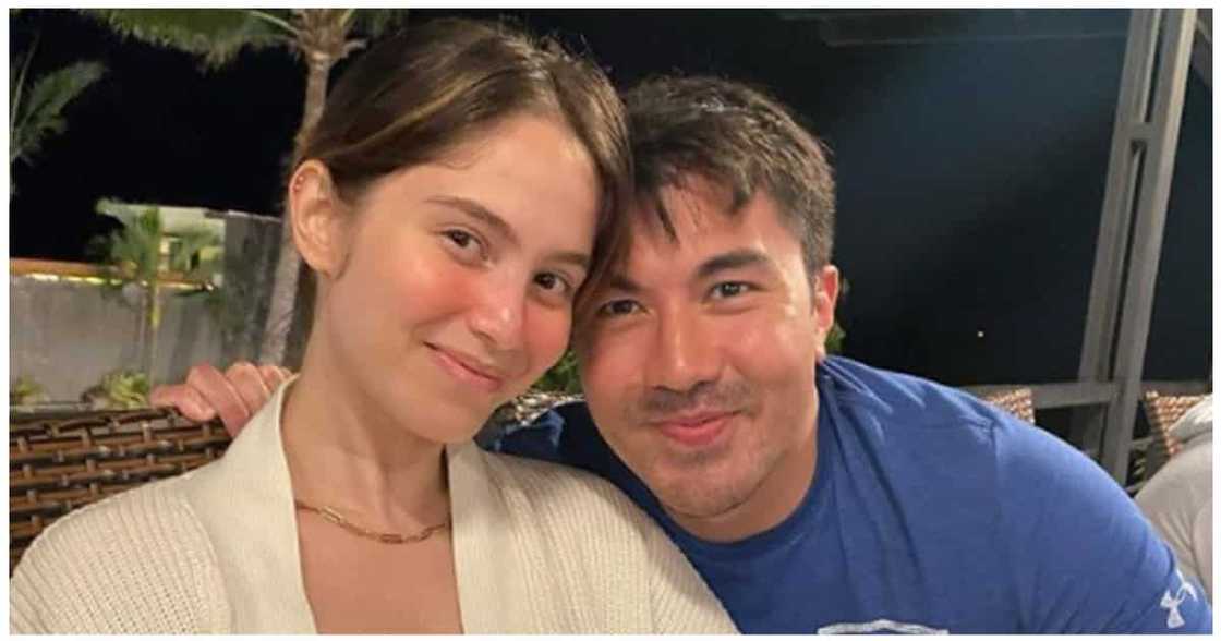 Netizens, nawindang sa kagwapuhan ng 25-anyos na kapatid ni Luis Manzano nang i-greet niya ito Netizens, nawindang sa kagwapuhan ng 25-anyos na kapatid ni Luis Manzano nang i-greet niya ito