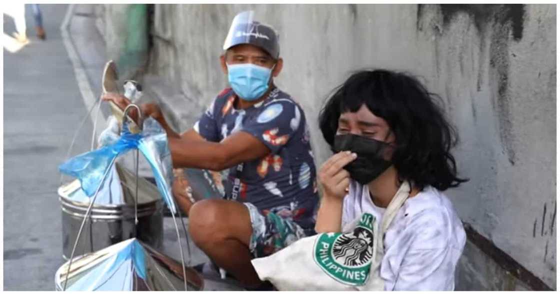 Kutsinta vendor na natulungan ni Ivana Alawi, namahagi ng biyaya sa mga kapwa tindero Kutsinta vendor na natulungan ni Ivana Alawi, namahagi ng biyaya sa mga kapwa tindero