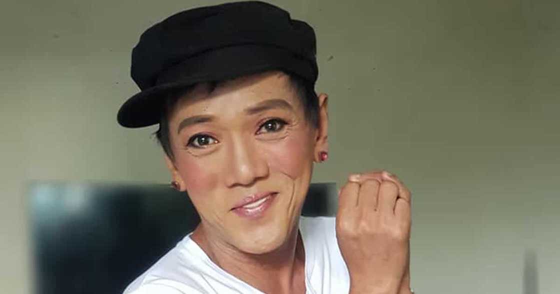 Ate Gay, inalala ang naranasang pagsubok nang magkaroon ito ng kakaibang sakit sa balat Ate Gay, inalala ang naranasang pagsubok nang magkaroon ito ng kakaibang sakit sa balat