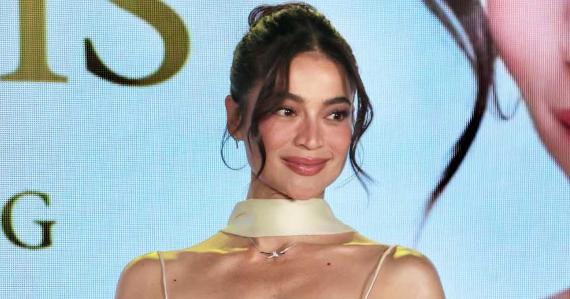 Anne Curtis, nilinaw ang kalagayan matapos mapansin ang kakaibang detalye Anne Curtis, nilinaw ang kalagayan matapos mapansin ang kakaibang detalye