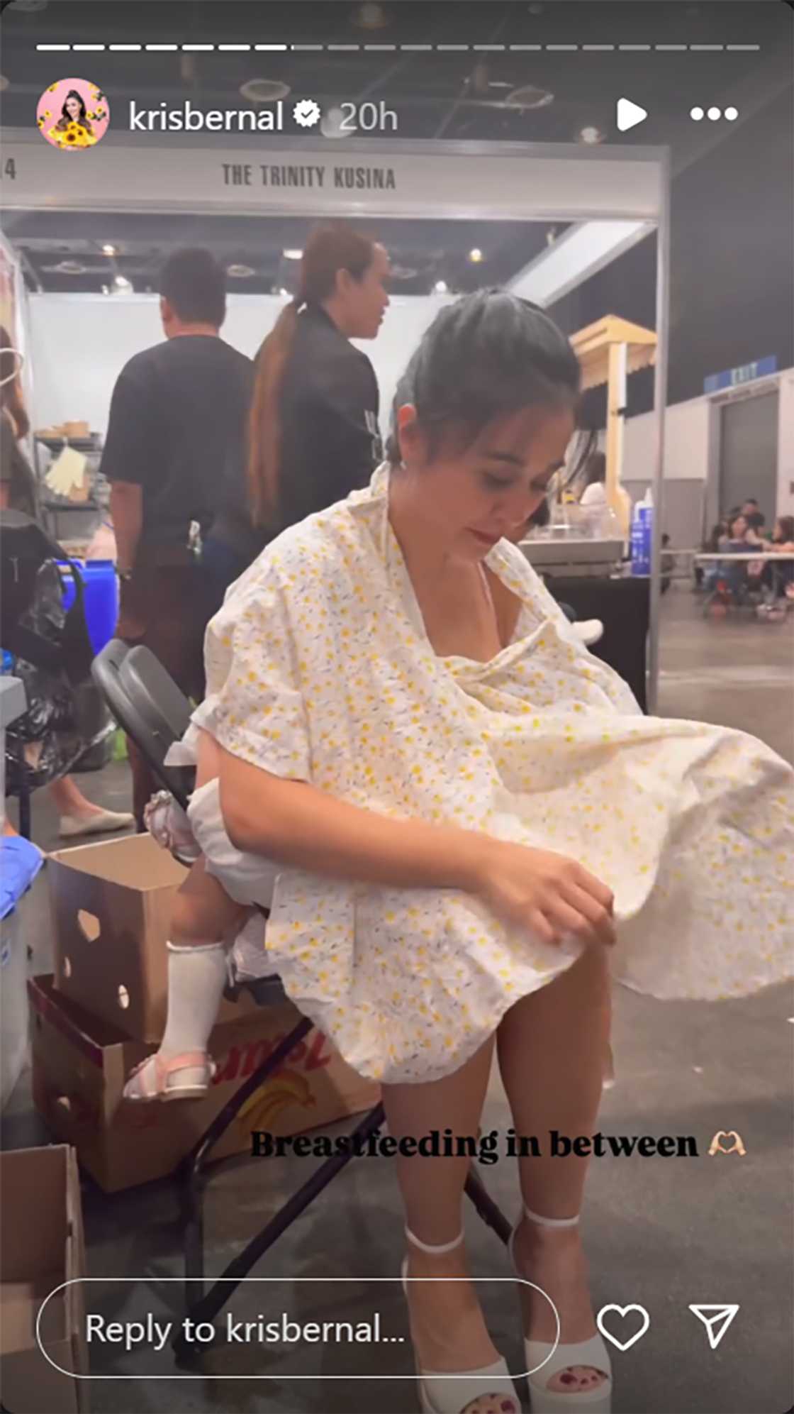 Kris Bernal, nagpapa-breastfeed habang tumutulong kay Perry Choi sa kanilang burger stall