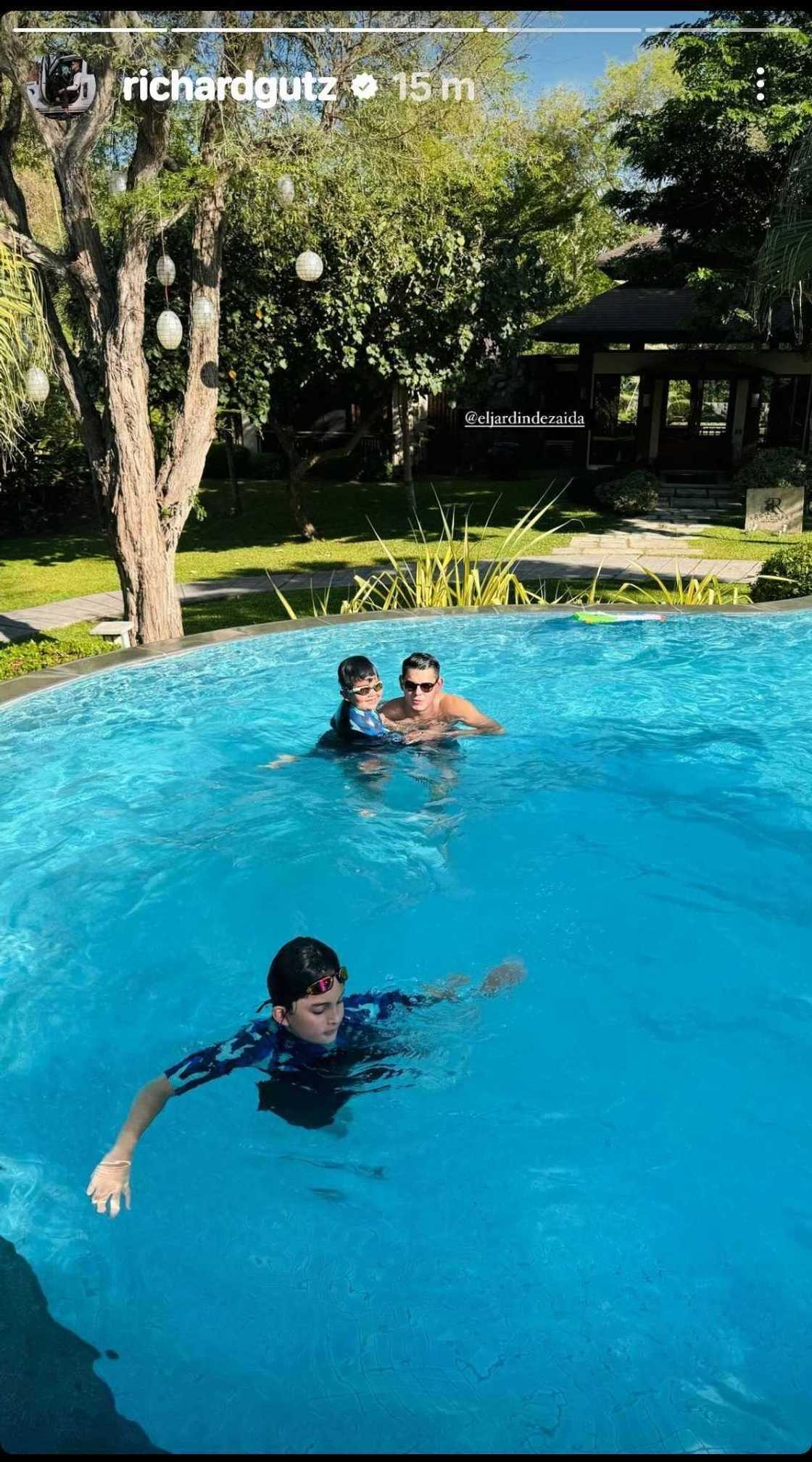 Richard Gutierrez, ipinasilip ang panibagong masayang bonding time kasama ang mga anak Richard Gutierrez, ipinasilip ang panibagong masayang bonding time kasama ang mga anak