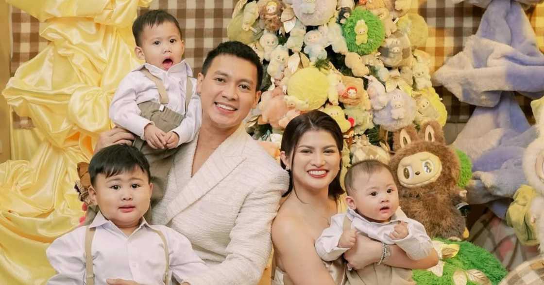 Scottie Thompson, family strike poses for adorable Christmas photoshoot