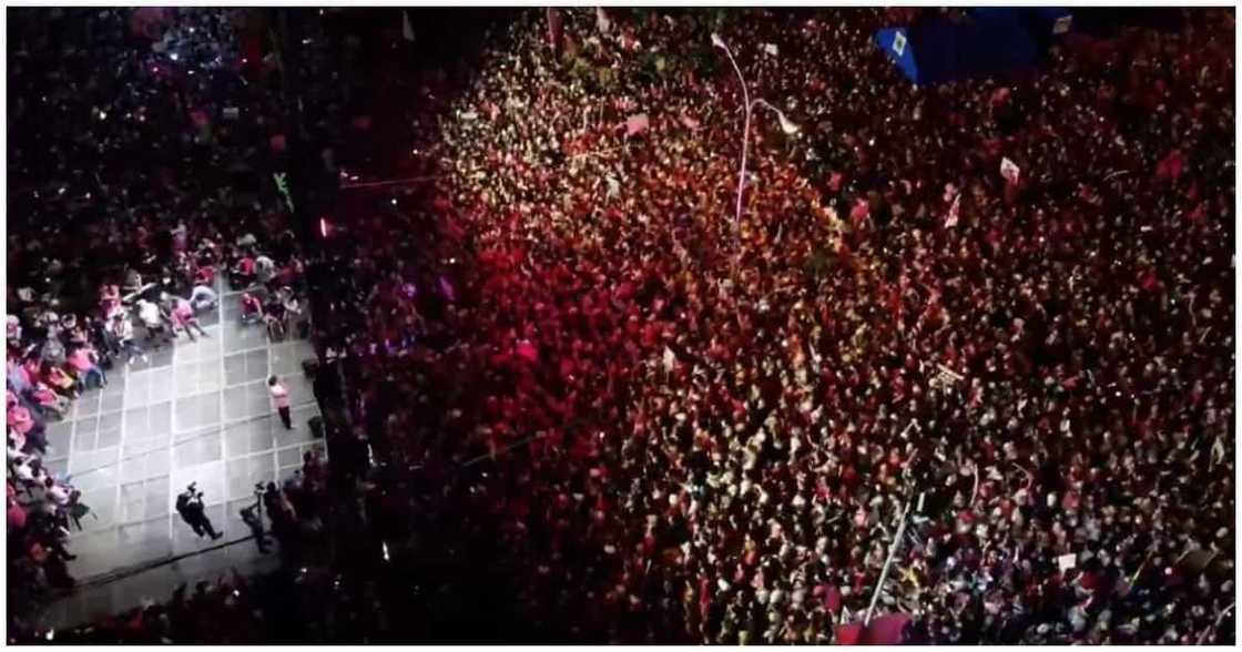 Mga larawan sa grand rally ng Leni-Kiko tandem sa Bulacan, agad na nag-viral Mga larawan sa grand rally ng Leni-Kiko tandem sa Bulacan, agad na nag-viral