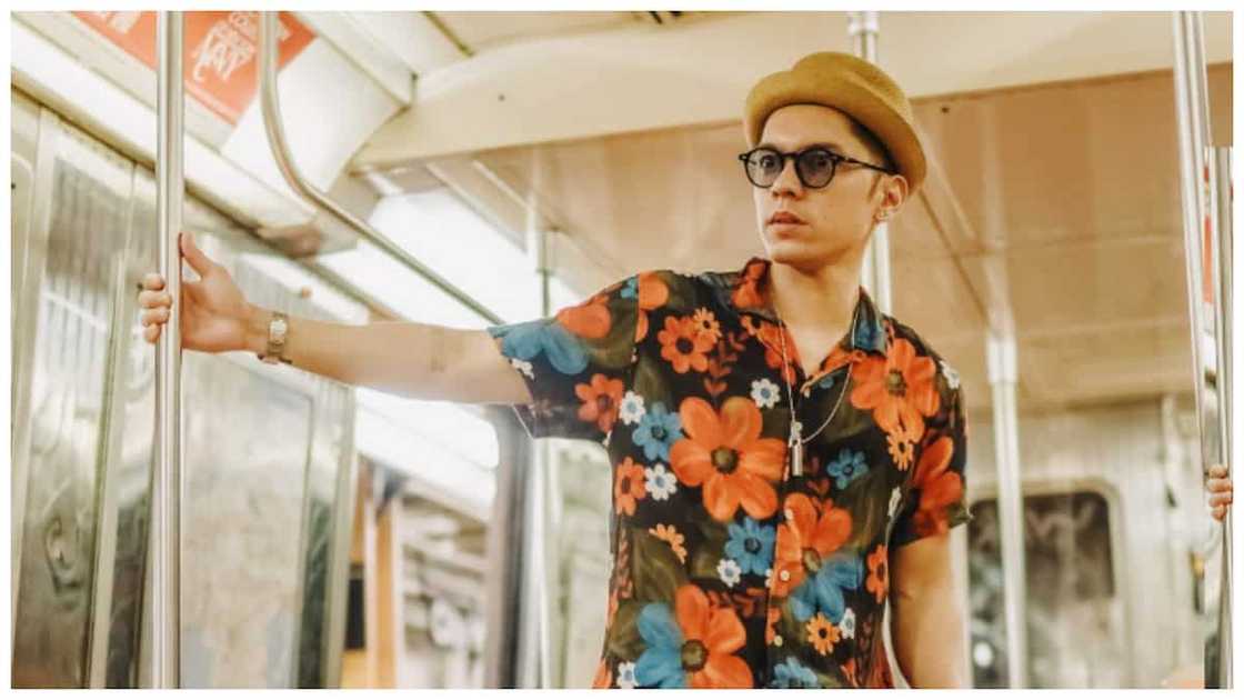 Ogie Diaz, dinepensahan si Carlo Aquino: "Kala ang laki ng kasalanan kung i-bash nila nang bongga" Ogie Diaz, dinepensahan si Carlo Aquino: "Kala ang laki ng kasalanan kung i-bash nila nang bongga"