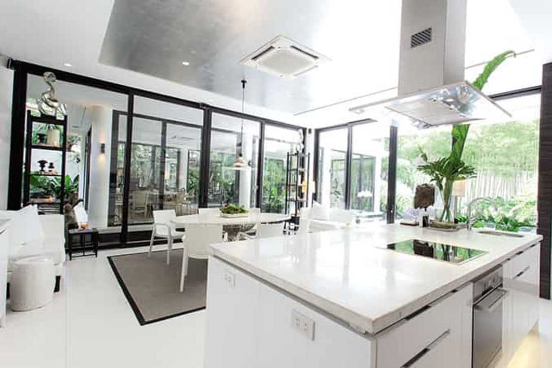 Kitchen Goals! 8 Pinay celebrities na may napakabongga at napakasosyal na kusina Kitchen Goals! 8 Pinay celebrities na may napakabongga at napakasosyal na kusina