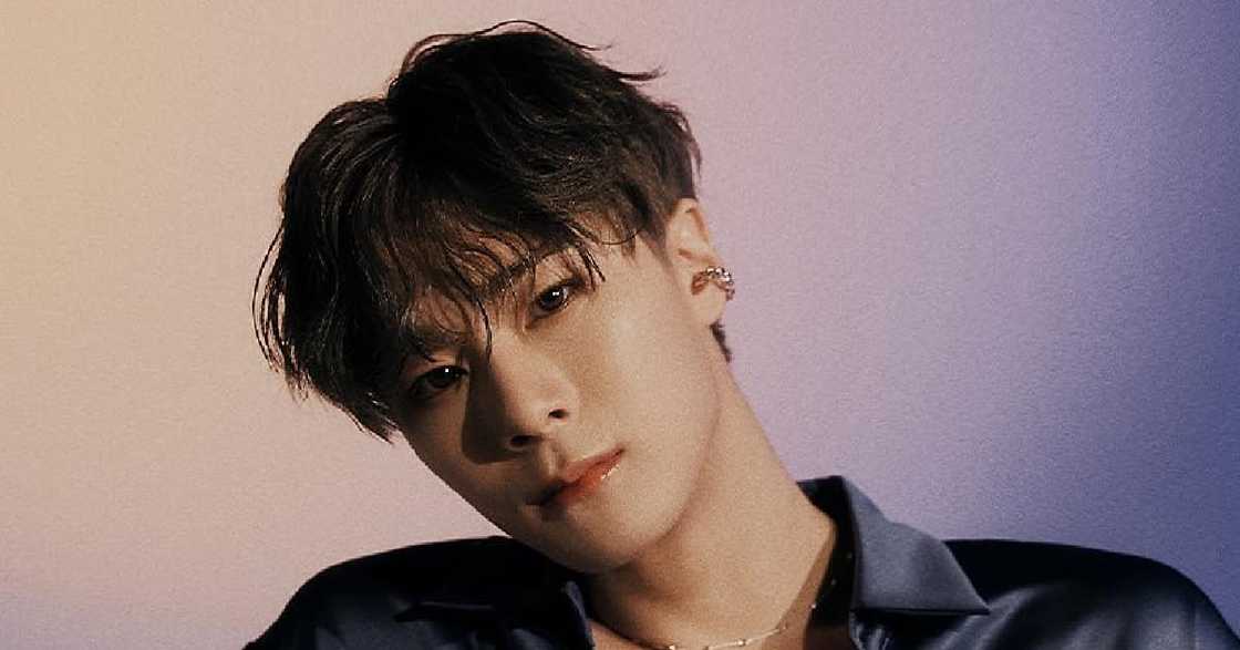 Moonbin ng grupong Astro, natagpuang walang buhay sa kanyang tirahan Moonbin ng grupong Astro, natagpuang walang buhay sa kanyang tirahan